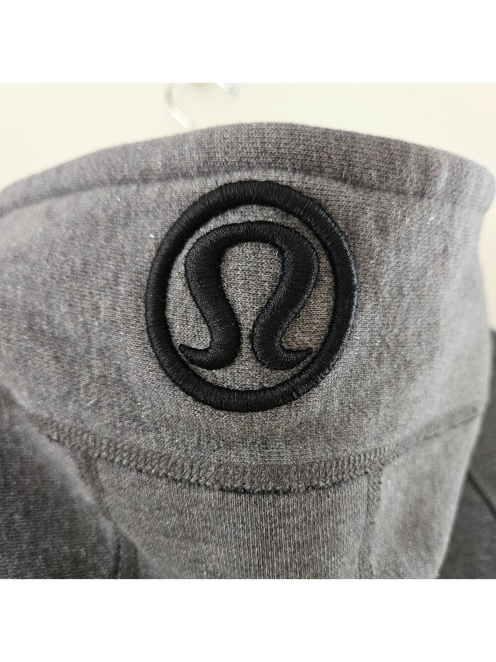 Lululemon Scuba Hoodie Grey Size 4 Zip Up Athleisure Jacket - Picture 7 of 9
